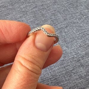 Pandora Sparkling Wave Ring